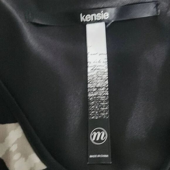 Kensie Ladies Mixed Pattern V-Neck Tiered Ruffle Dress - Size Medium - Picture 6 of 7